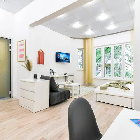 Duplex Prime Location 2bth 2 *